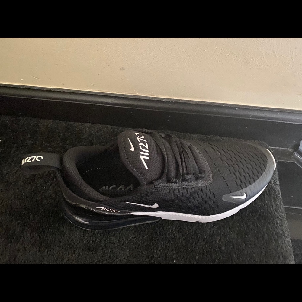 Nike Women’s Air Max 270 Shoes (Black and White)